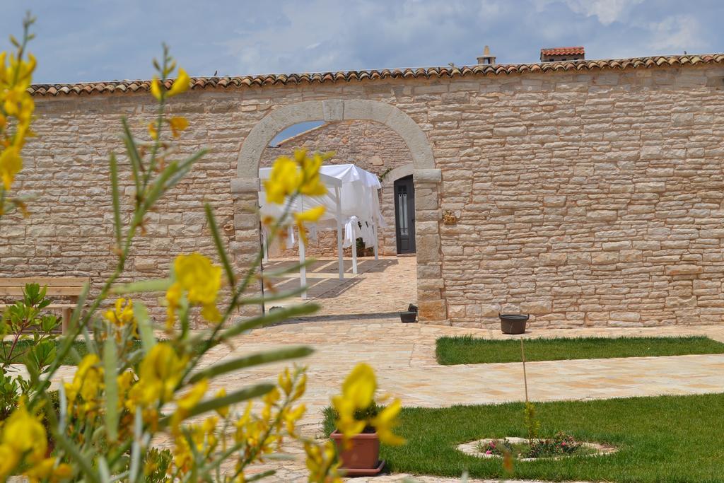 Villa Masseria Revinaldi à Castel Del Monte  Extérieur photo